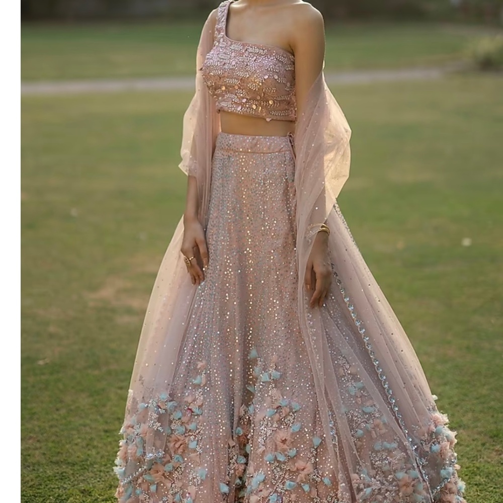 Angad Singh lehnga